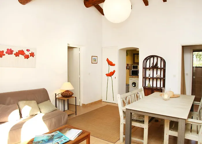 Tizzano, Santa Giulia Villa Porto Vecchio