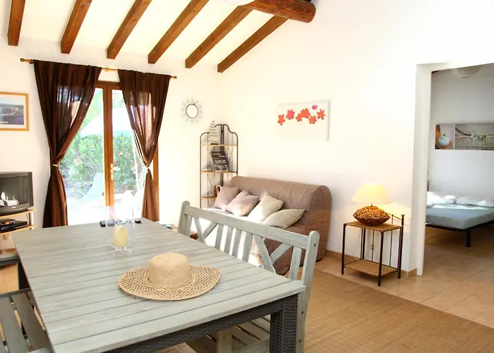 Tizzano, Santa Giulia Villa Porto Vecchio